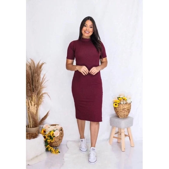Vestido Midi Canelado Gola Alta e Fenda na Lateral