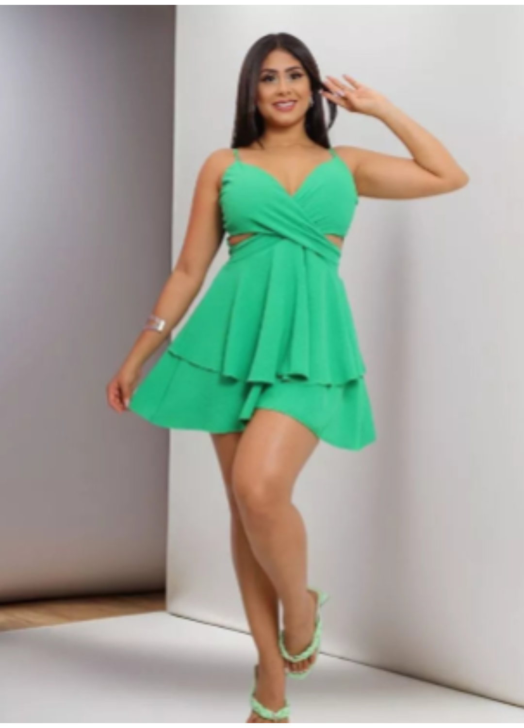 Macaquinho Feminino Curto com Alcinha Simples Glamour