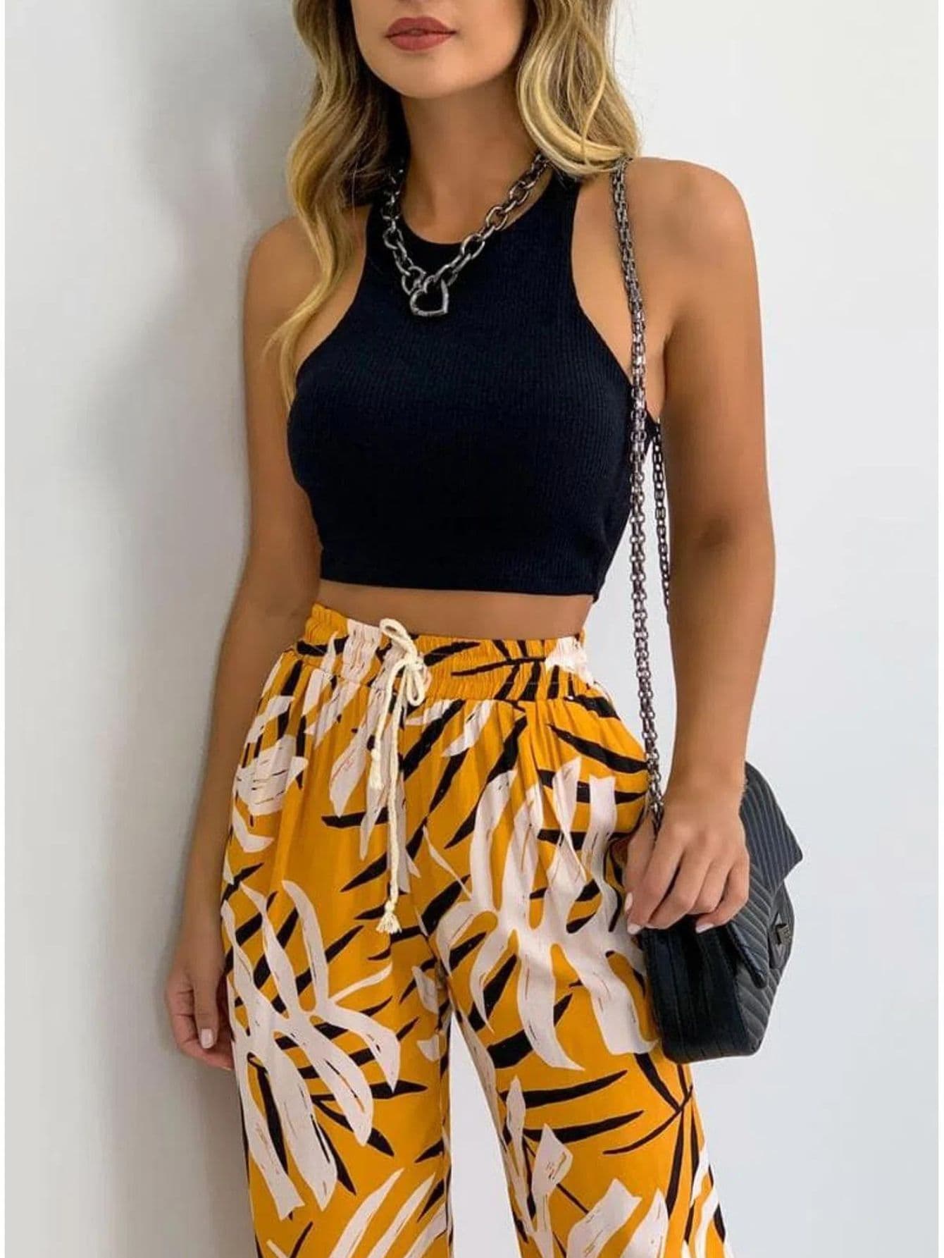 Cropped Blusinha Feminina Simples Básico Regata Liso
