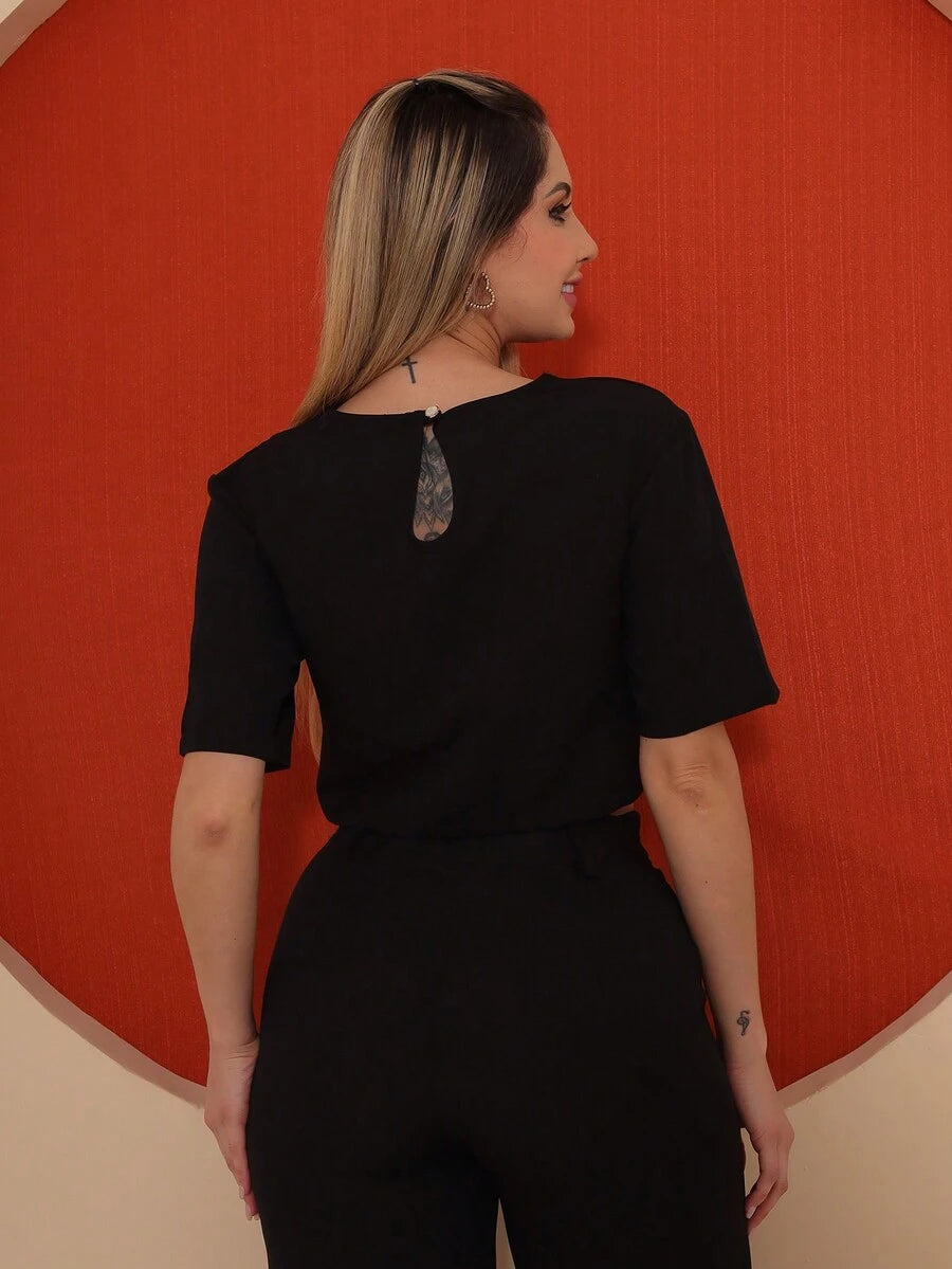 Conjunto Blusa Manga Curta e Calça Pantalona de Alfaiataria