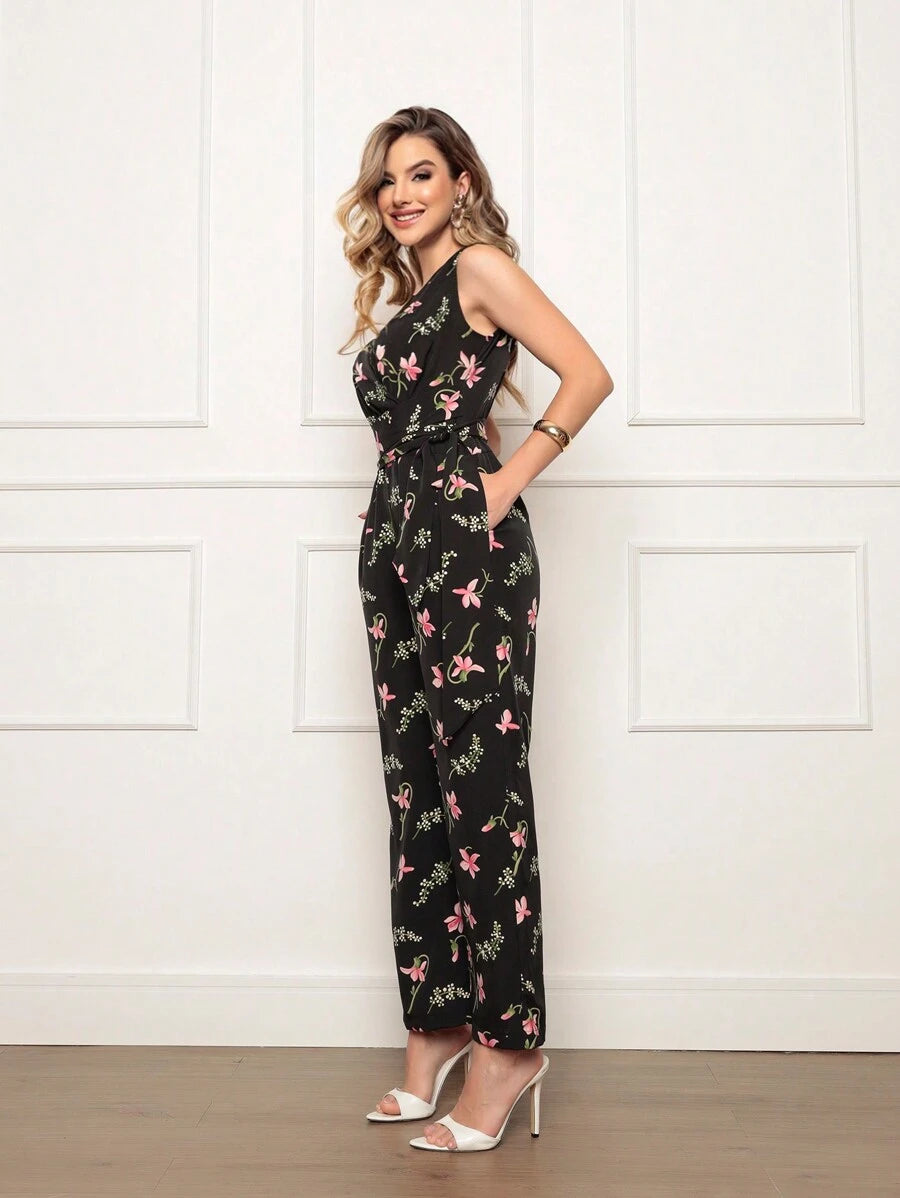 Macacão Feminino Estampado Floral com Decote em V e Amarração na Cintura