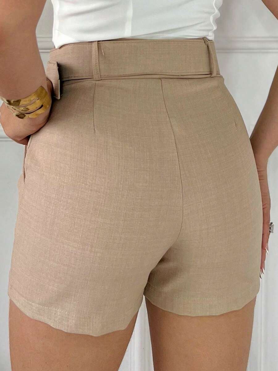 Short Feminino em Linho com Cinto Forrado e Zíper Lateral