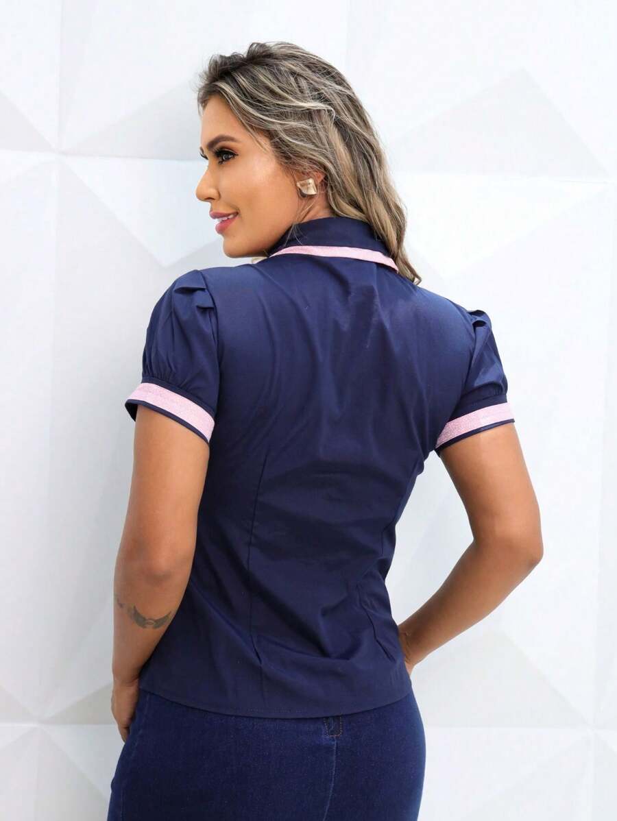 Camisete Feminina Manga Curta Slim com Detalhe na Manga