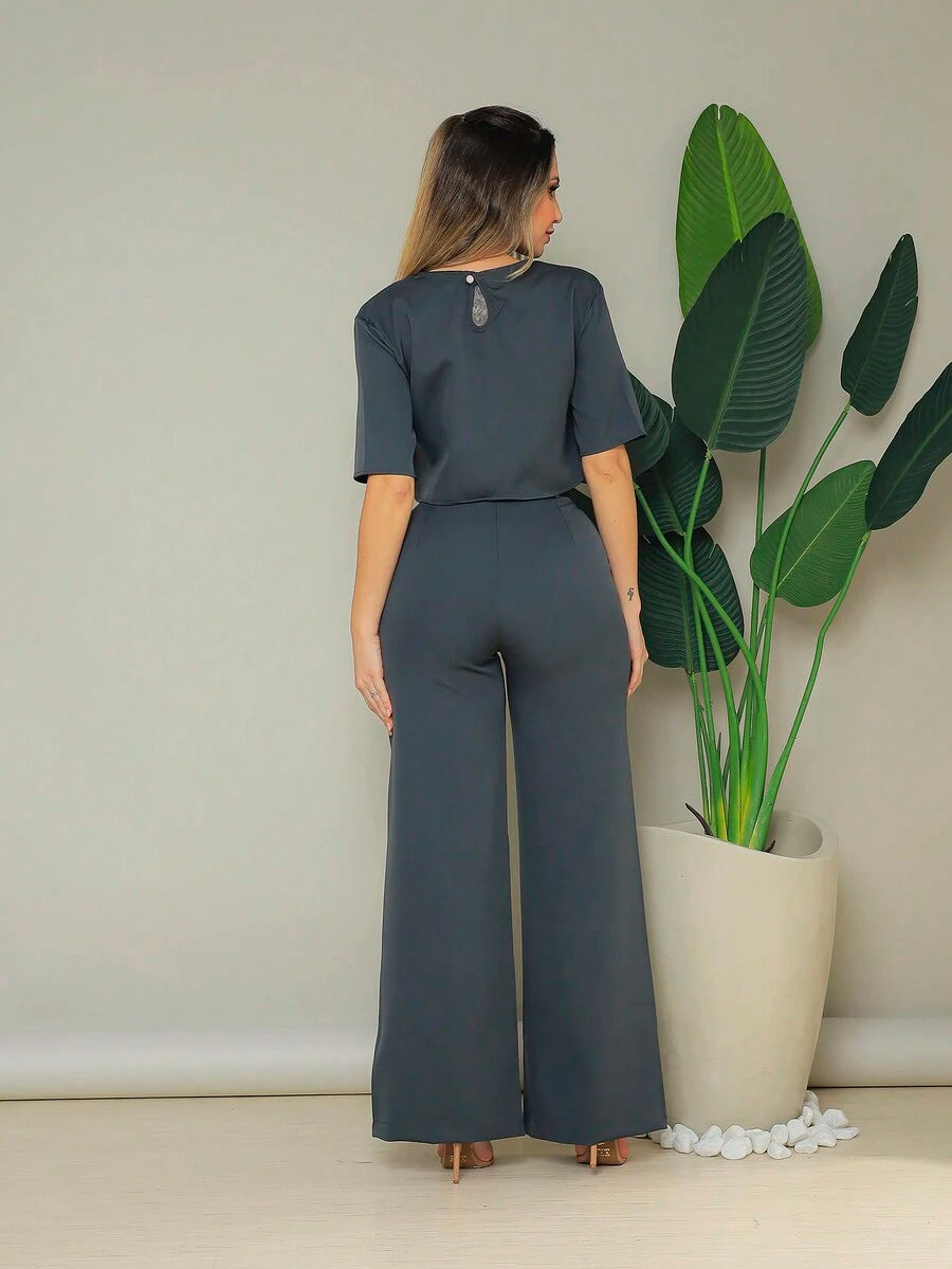 Conjunto Blusa Manga Curta e Calça Pantalona de Alfaiataria