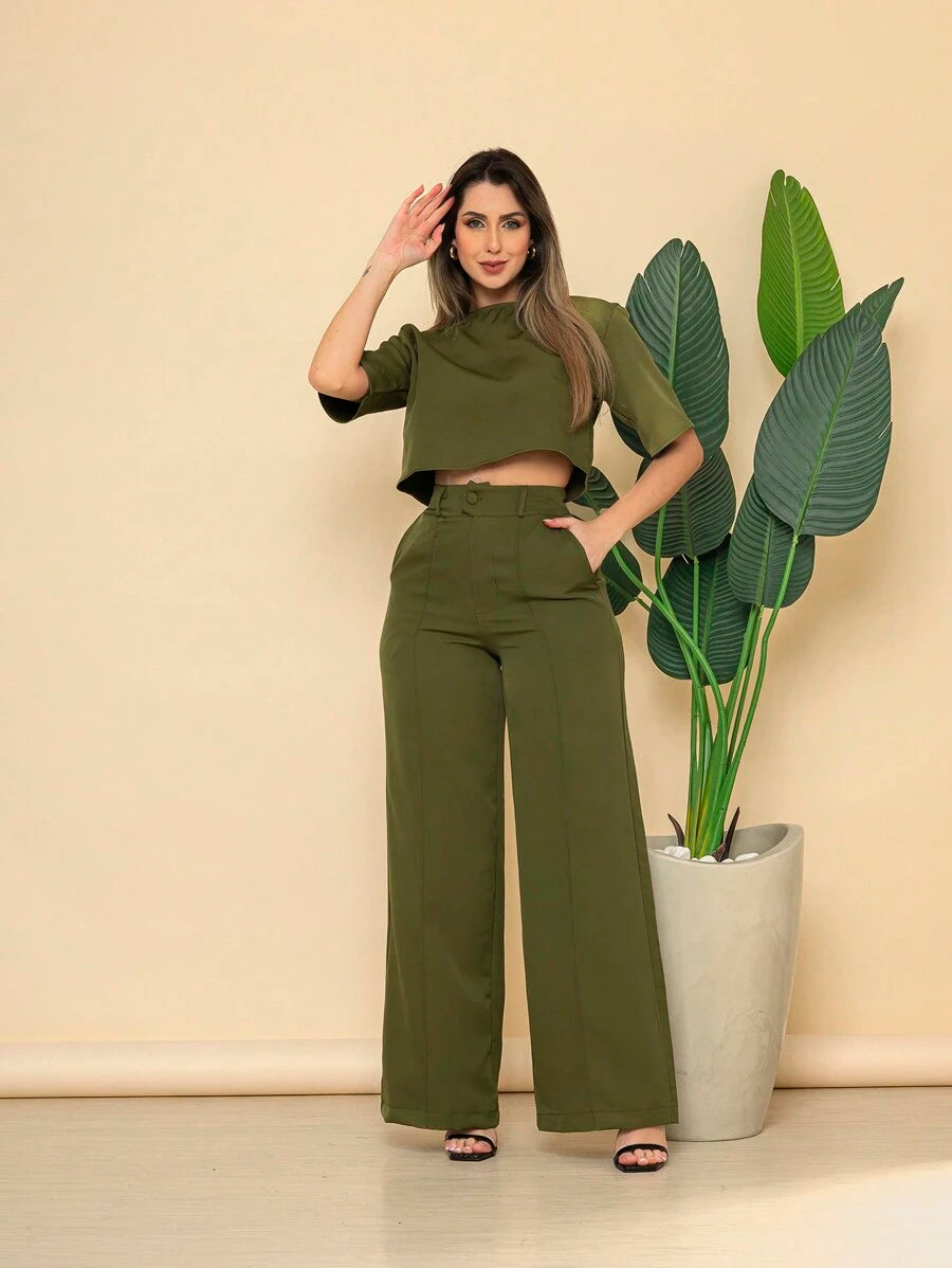 Conjunto Blusa Manga Curta e Calça Pantalona de Alfaiataria