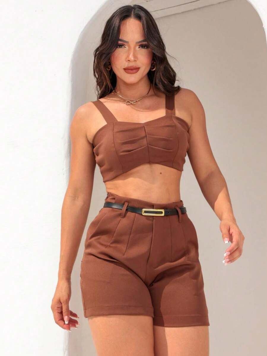 Conjunto Feminino Short e Cropped em Alfaiataria