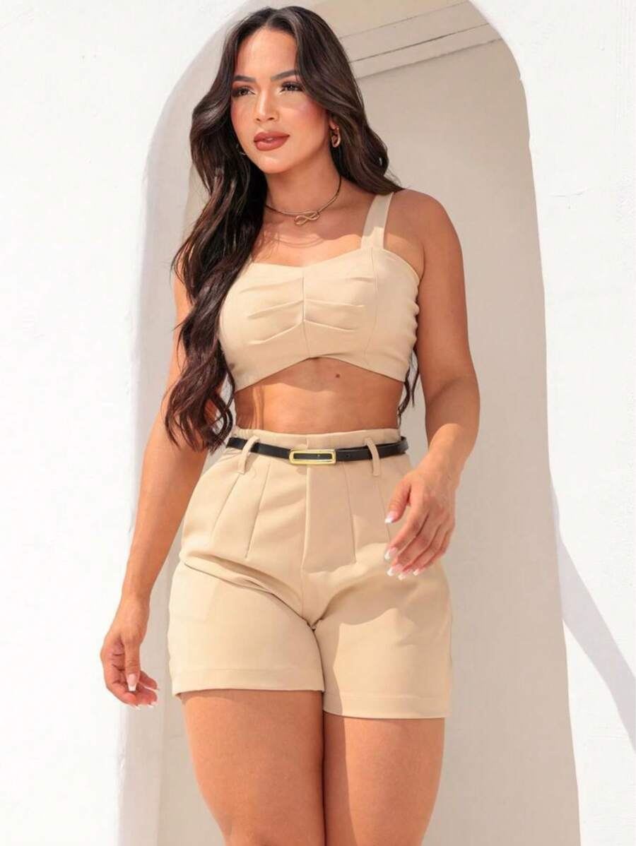Conjunto Feminino Short e Cropped em Alfaiataria