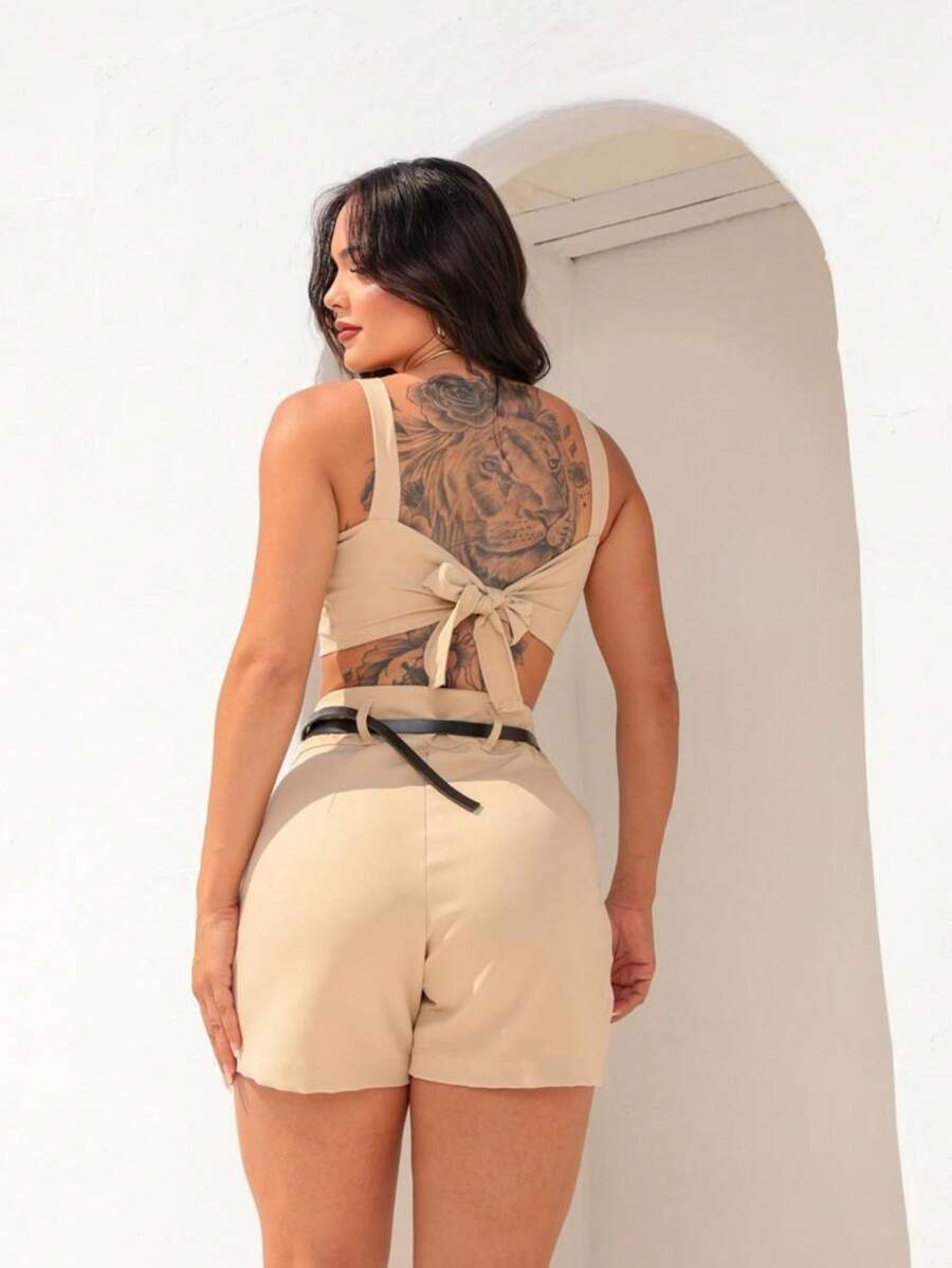 Conjunto Feminino Short e Cropped em Alfaiataria