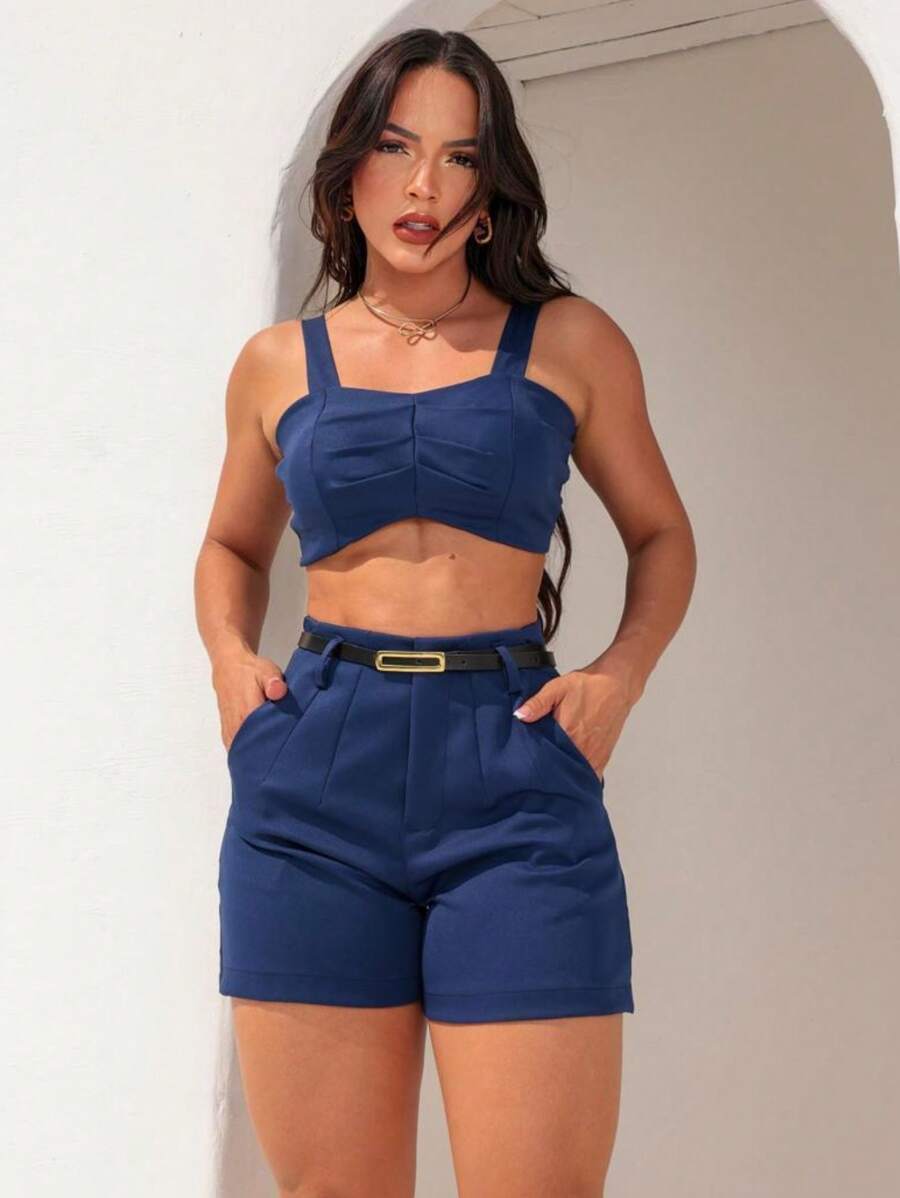 Conjunto Feminino Short e Cropped em Alfaiataria