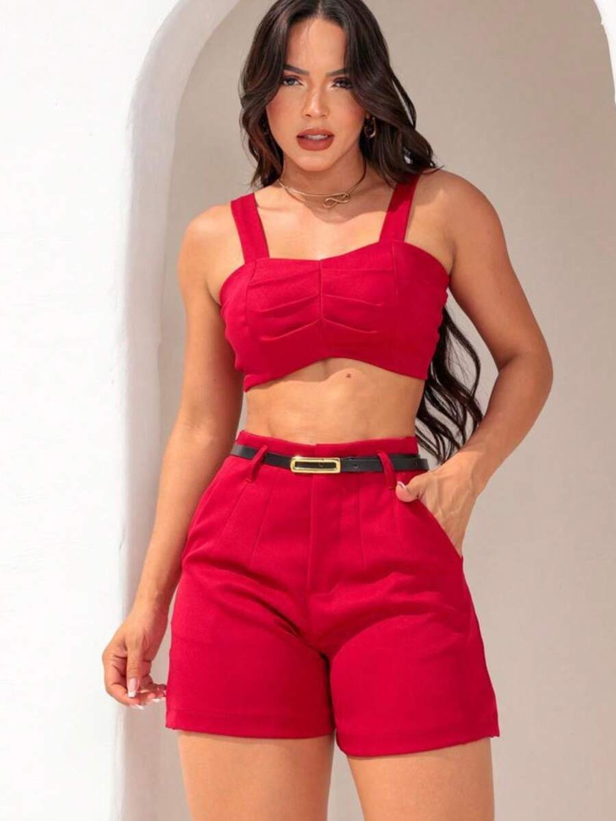 Conjunto Feminino Short e Cropped em Alfaiataria