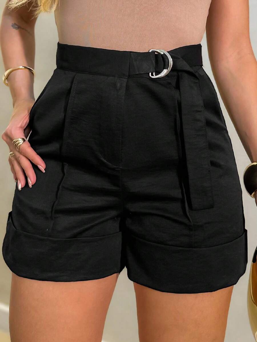Short Curto Feminino com Cinto Grande