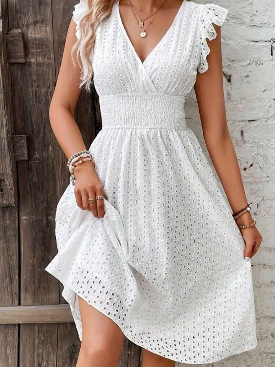 Vestido Evasê com Cintura Franzida e Decote V