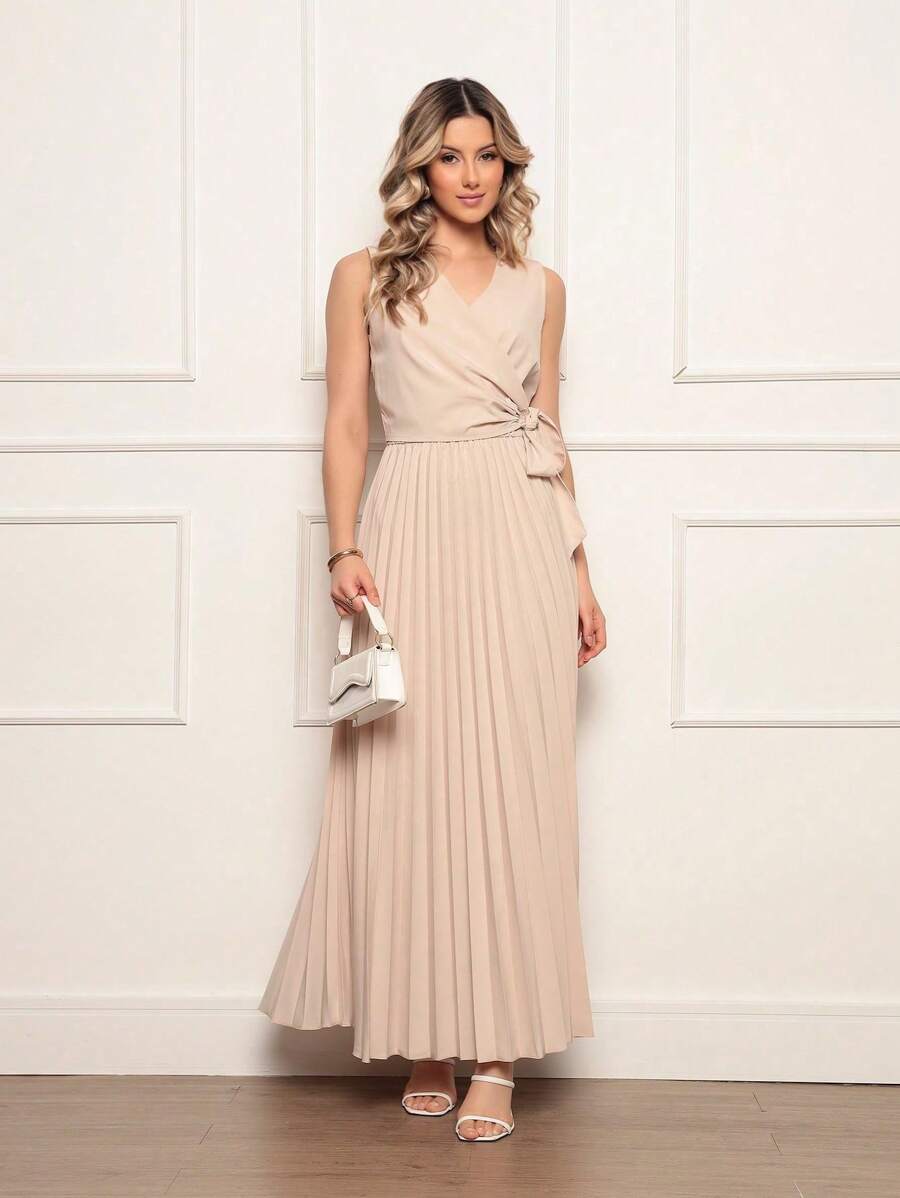 Vestido Longo Plissado Sem Mangas com Decote em V e Cintura Ajustável