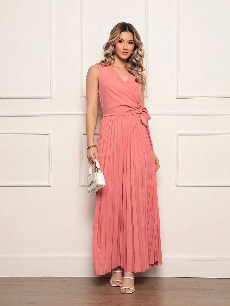 Vestido Longo Plissado Sem Mangas com Decote em V e Cintura Ajustável