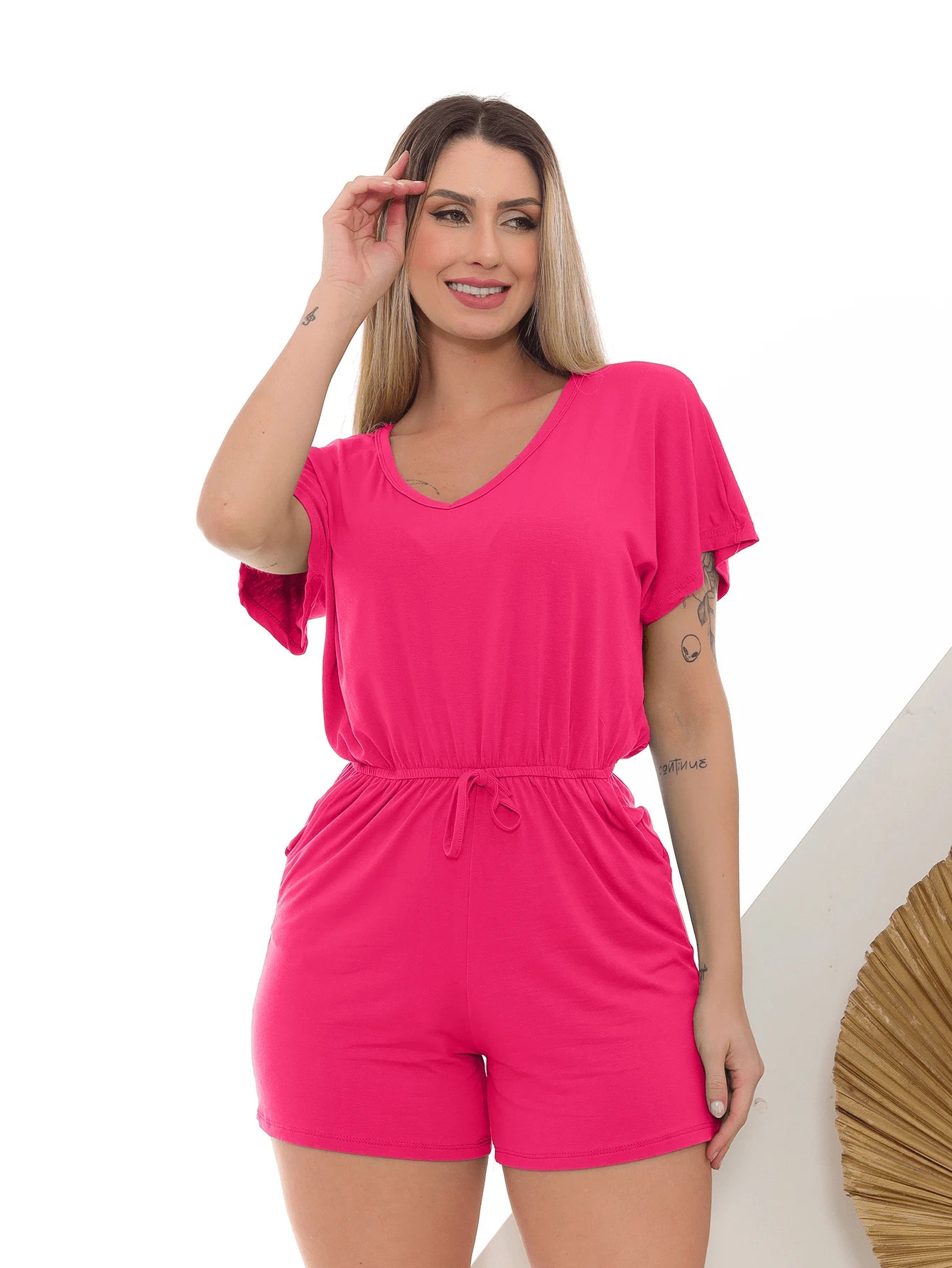 Macaquinho Feminino Curto com Bolso