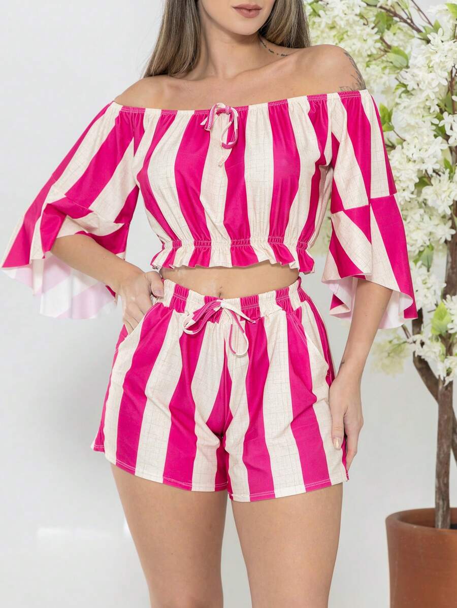 Conjuntinho Listrado Short e Blusa Cropped Tomara Que Caia