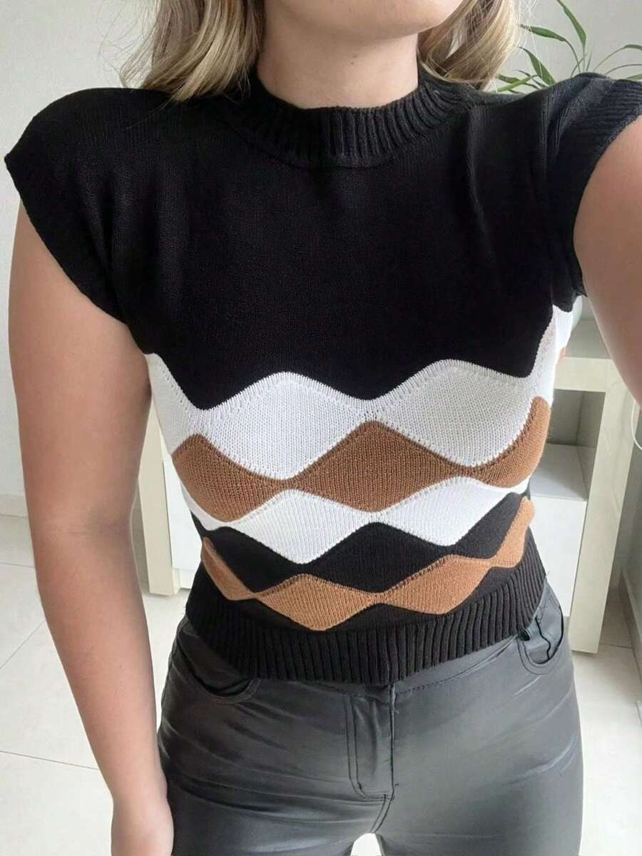 Cropped Feminino Tricô – Estilo Casual e Conforto
