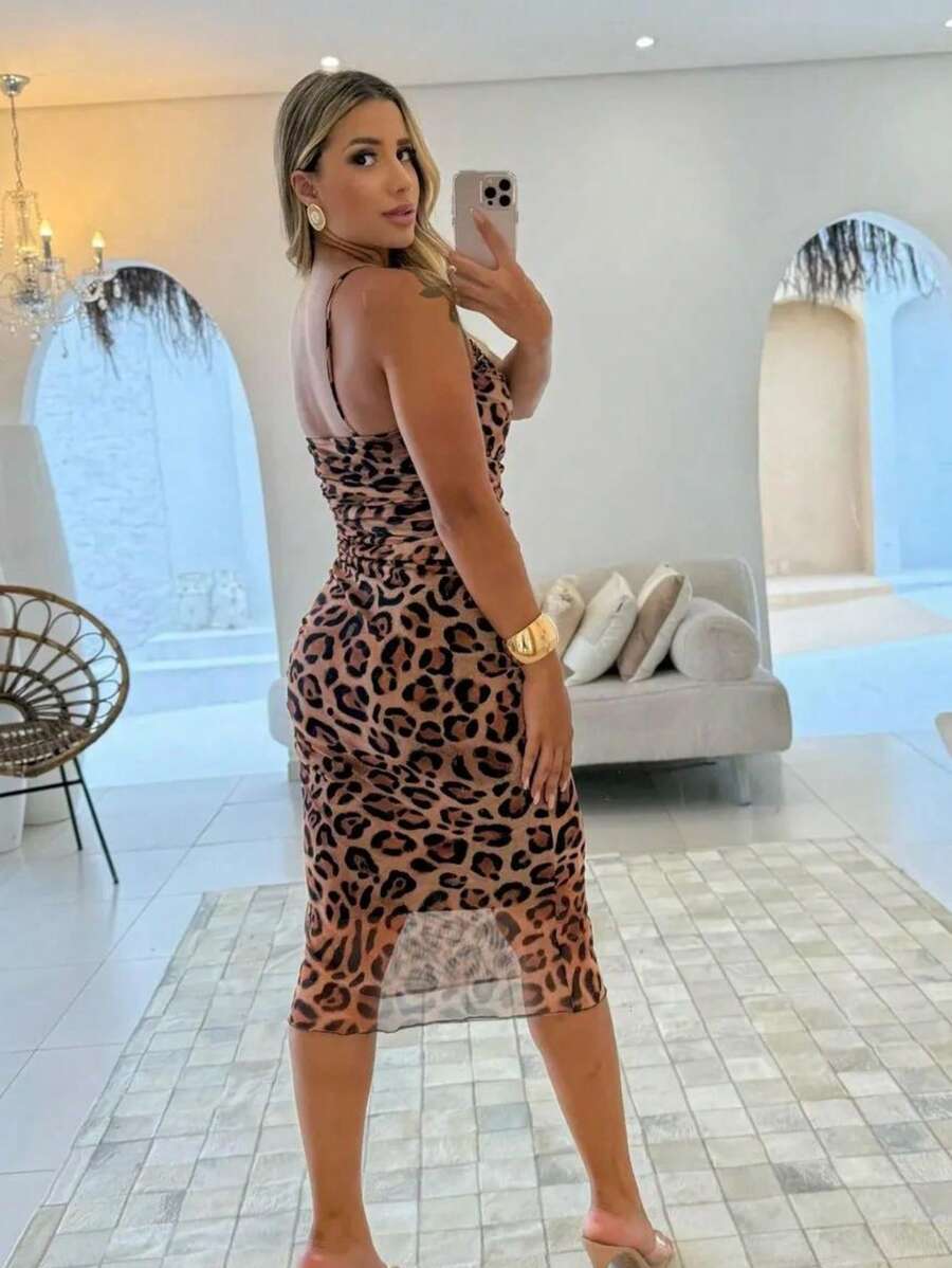 Vestido Midi Tule com Abertura nas Costas