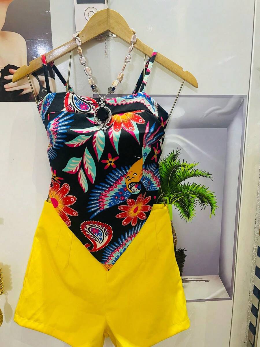 Conjunto Feminino Camisa com Amarração Atrás e Short com Zíper