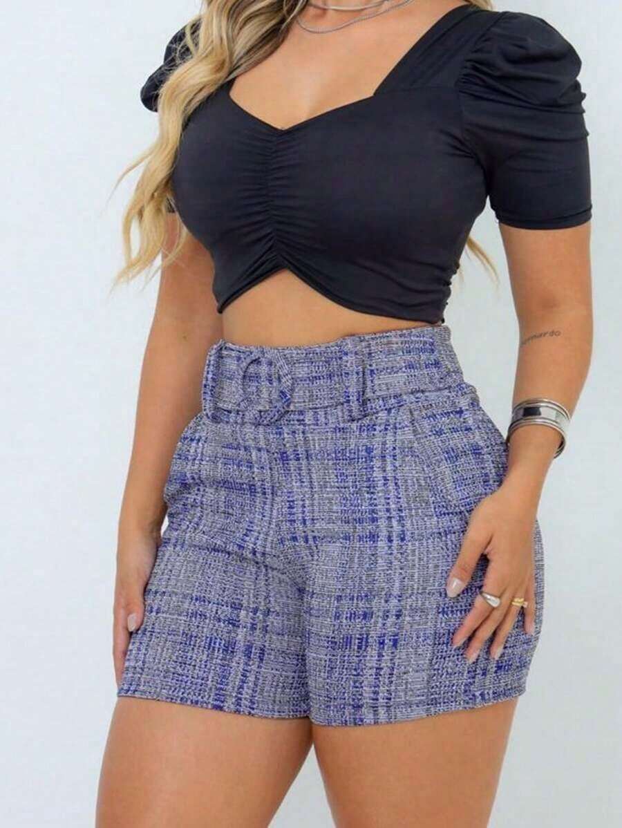 Shorts Feminino Skinny Tecido Linho com Cinto Forrado e Bolso