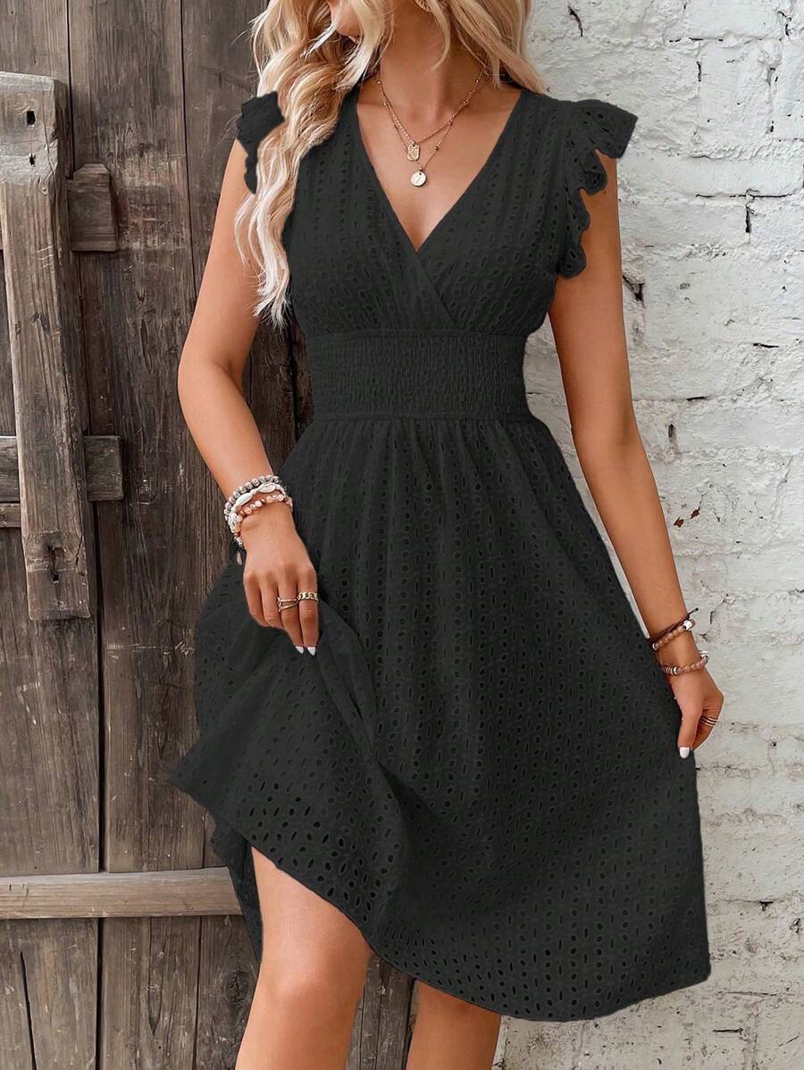Vestido Evasê com Cintura Franzida e Decote V