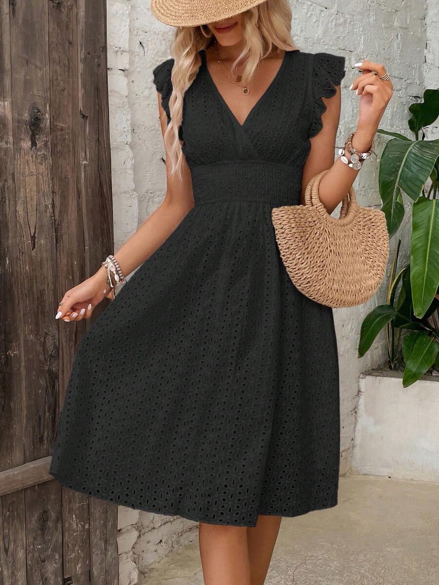 Vestido Evasê com Cintura Franzida e Decote V