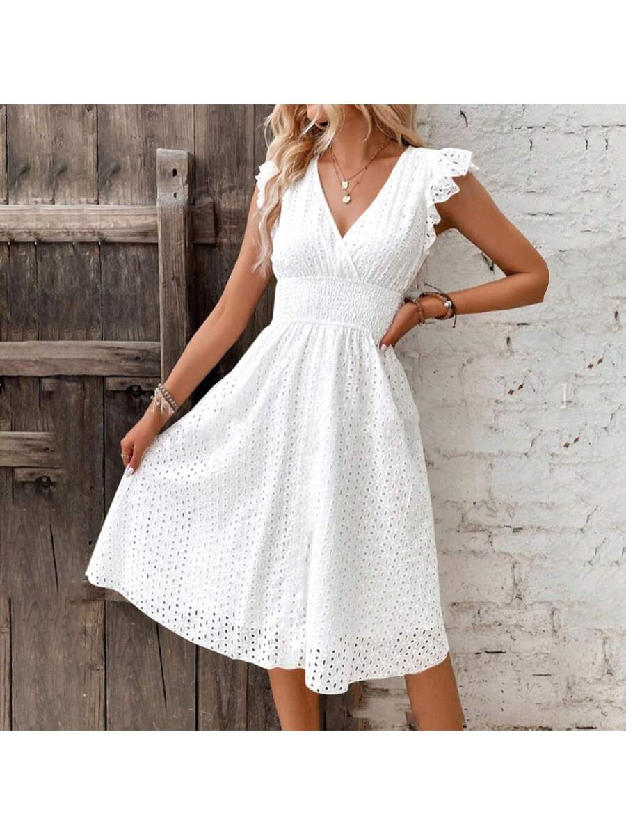 Vestido Evasê com Cintura Franzida e Decote V