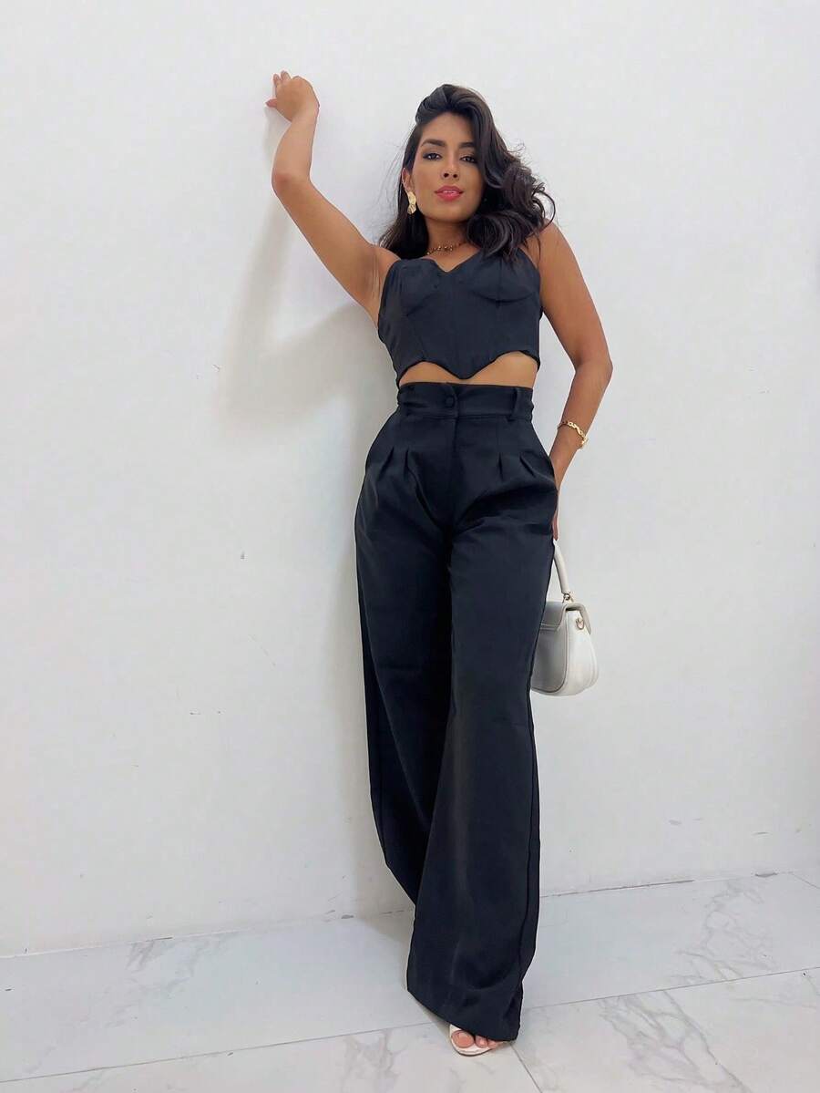 Conjunto Alfaiataria Calça Cargo com Bolso Lateral e Top sem Alça