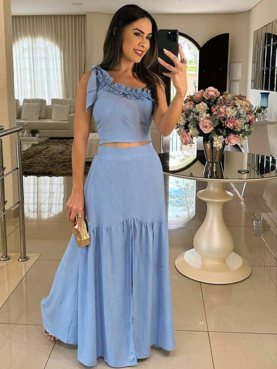 Conjunto Feminino Cropped Assimétrico com Bojo e Saia Longa com Abertura Frontal