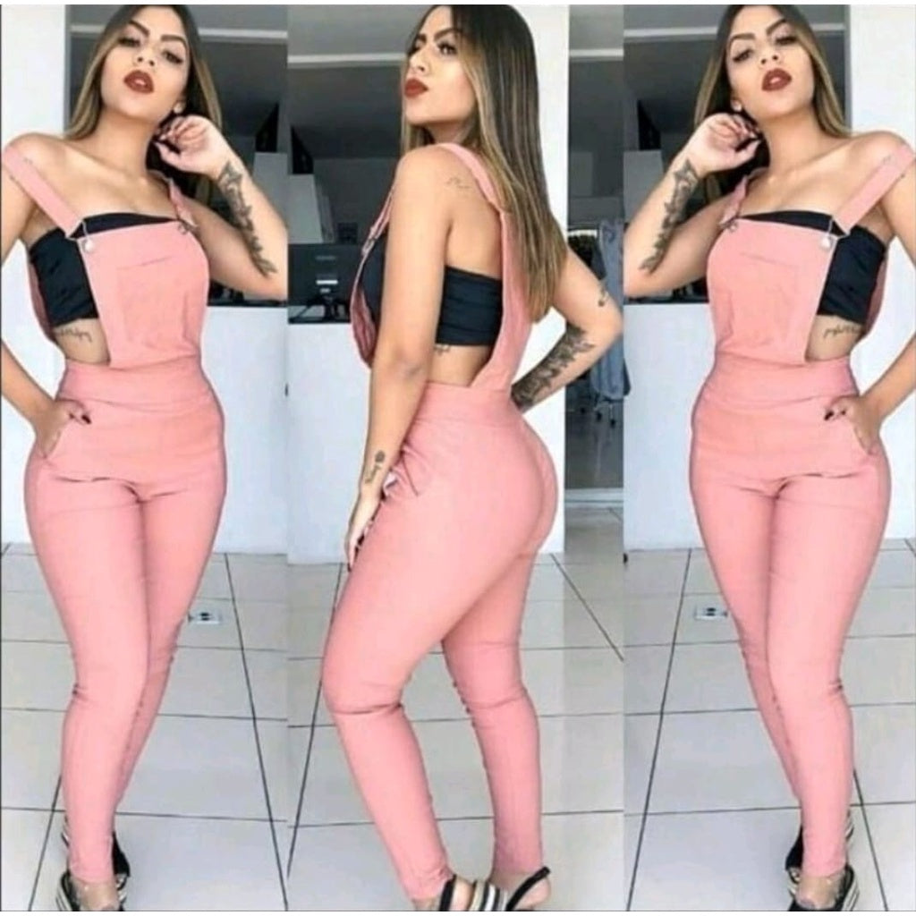 Macacão Jardineira Feminina em Bengaline