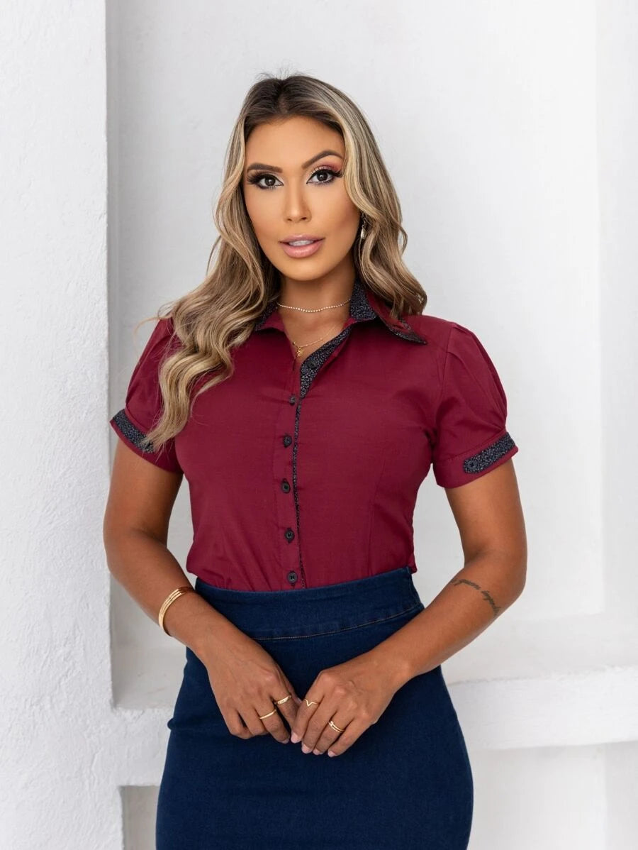 Camisete Feminina Manga Curta Slim com Detalhe na Manga