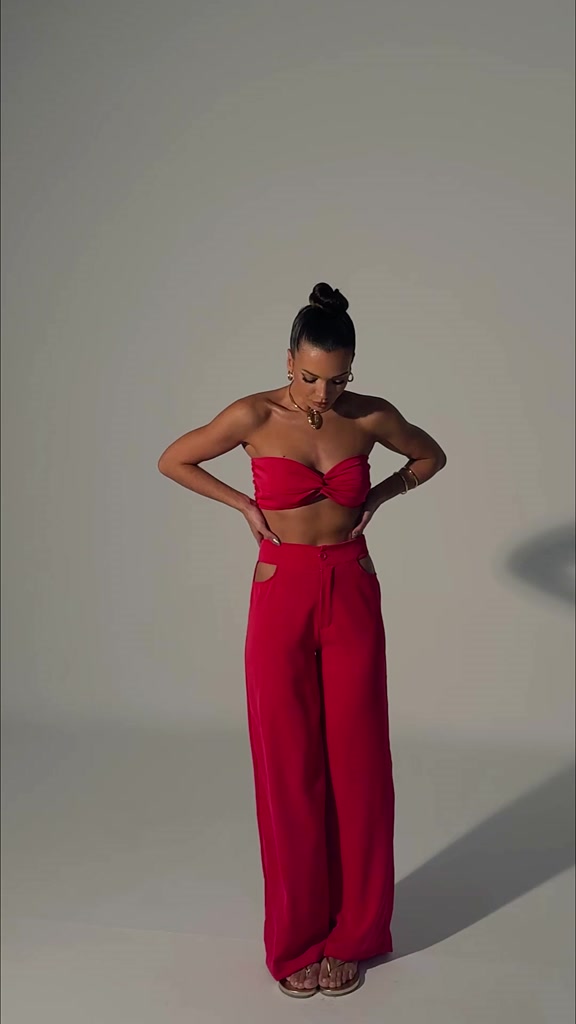 Conjunto de Crepe Seda Vazado nas Laterais