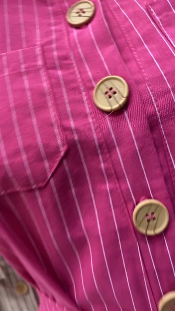 Macaquinho Risca de Giz Regatinha Feminino Listrado em Linho Simples Glamour