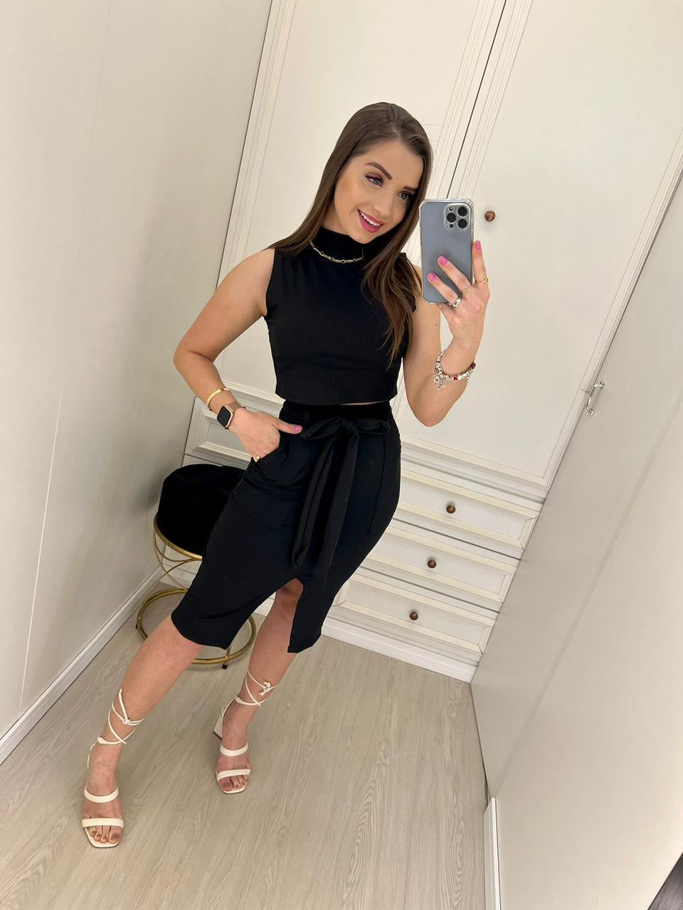 Conjunto Nady Feminino Saia Midi e Cropped Gola Alta em Malha Canelada