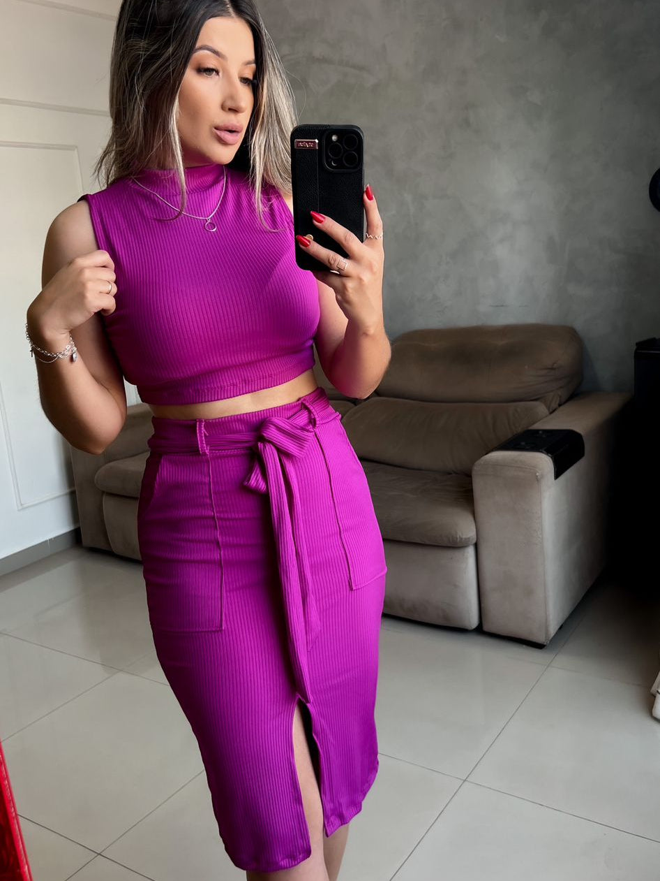 Conjunto Nady Feminino Saia Midi e Cropped Gola Alta em Malha Canelada