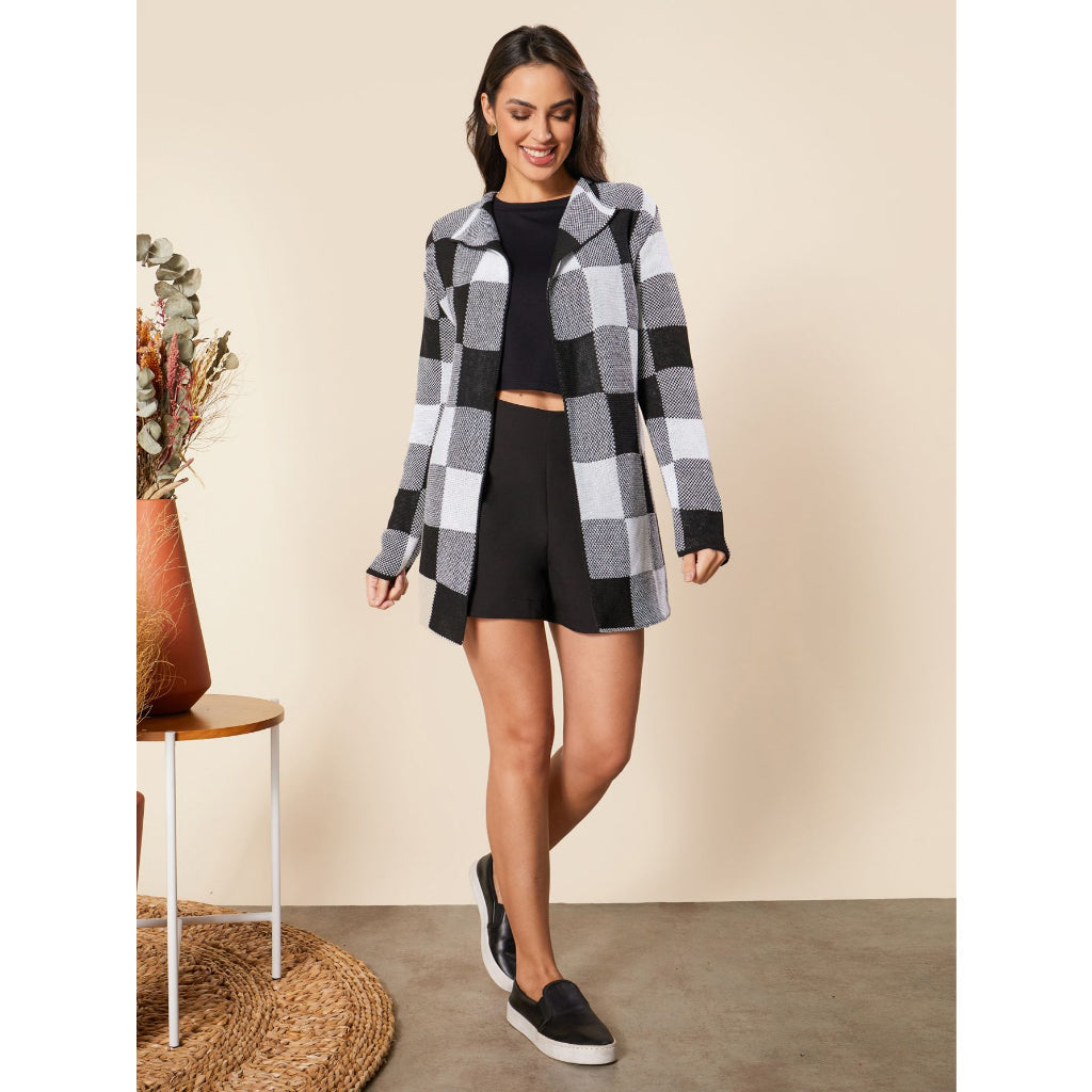 Casaco feminino tipo cardigan estampa xadrez, kimono de frio, sobretudo tricô Simples Glamour