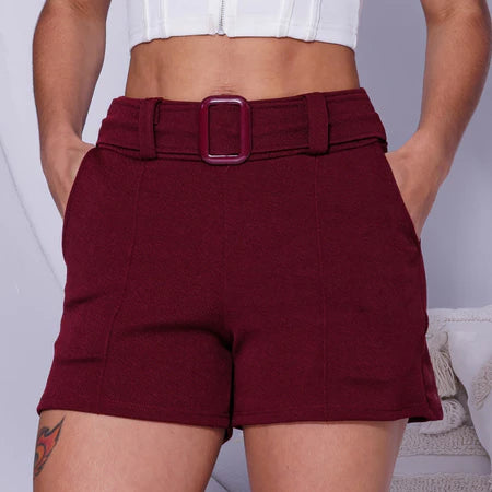 Shorts Feminino Cintura Alta em Malha Crepe com Fivela e Bolso