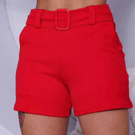 Shorts Feminino Cintura Alta em Malha Crepe com Fivela e Bolso