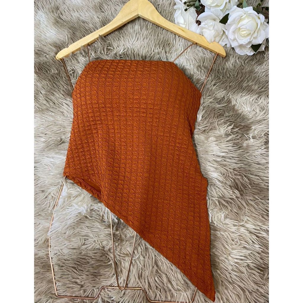 Blusa Tomara que Caia Assimétrica Bubble