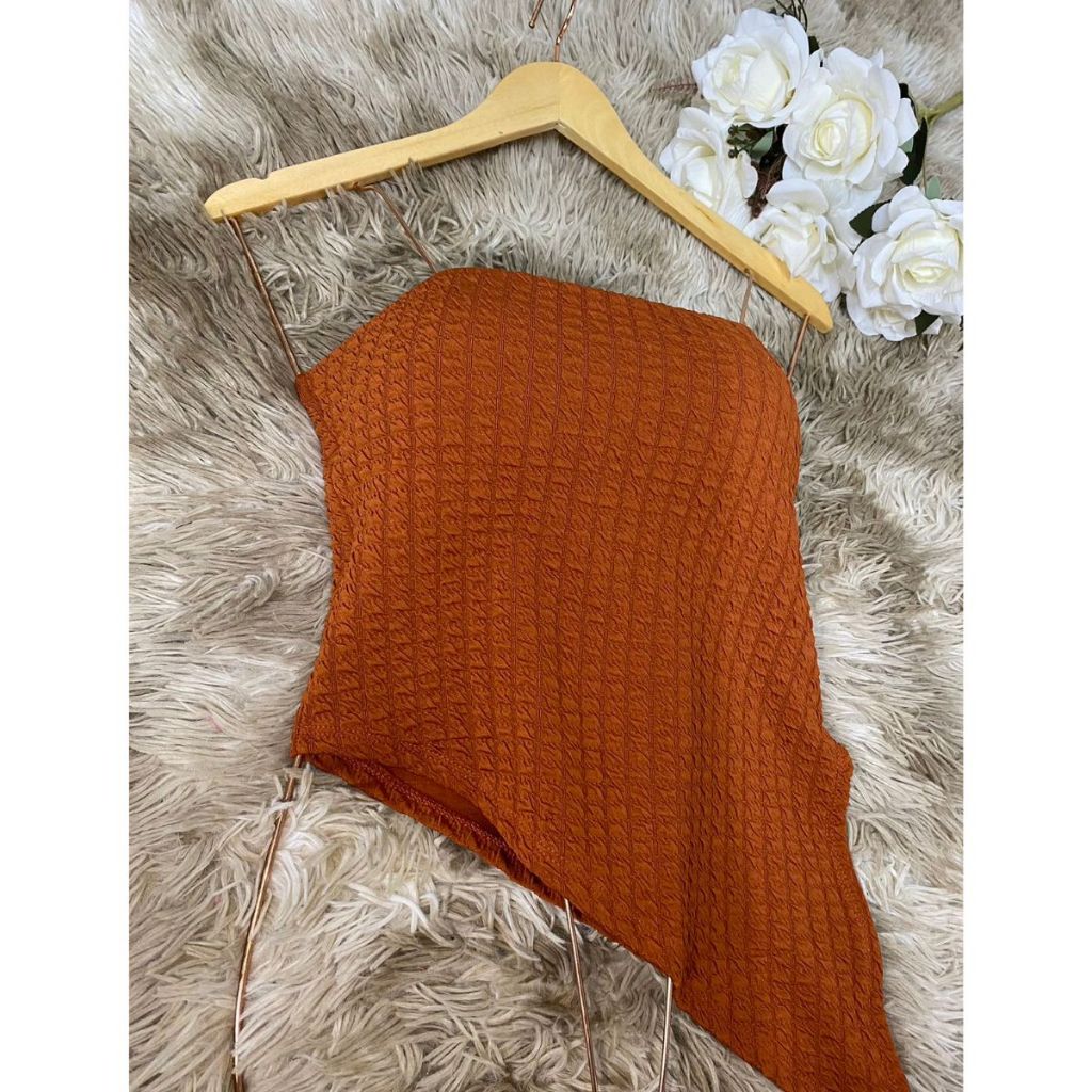 Blusa Tomara que Caia Assimétrica Bubble