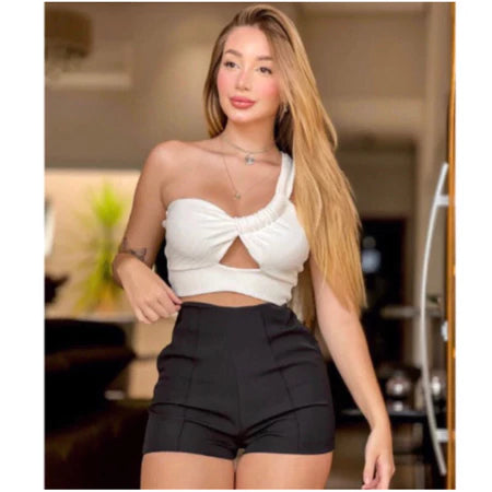 Short Feminino Alfaiataria com Bolsos
