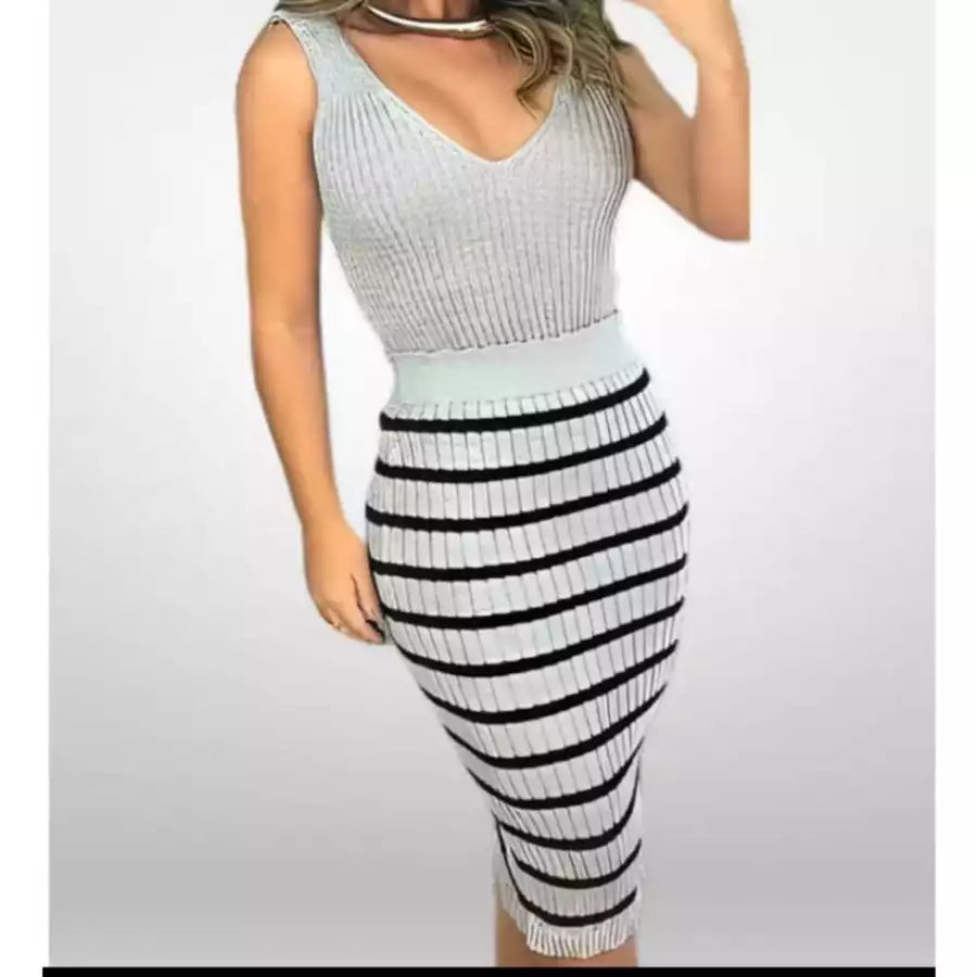 Conjunto de Tricot Feminino Saia Midi Canelada Listrada e Cropped Regata Gola V Liso Moda