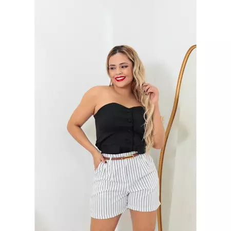 Short Feminino Alfaiataria Risca de Giz com Cinto e Zíper Lateral