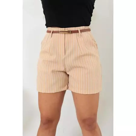 Short Feminino Alfaiataria Risca de Giz com Cinto e Zíper Lateral