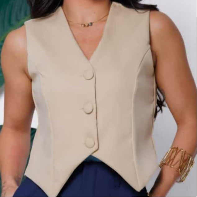 Coletinho Alfaiataria Feminino Curto com Botão Encapado