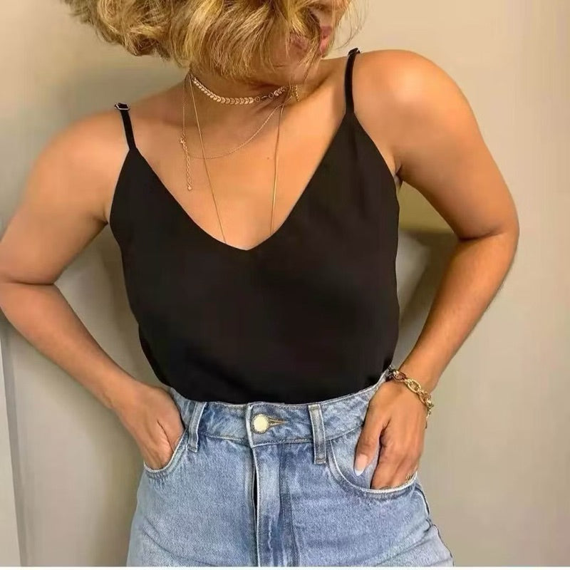Blusa Feminina Regata com Alça Regulável Gola V