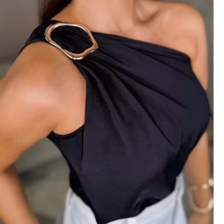 Blusa Feminina Duna Premium – Um Ombro Só com Manga Mula Manca e Fivela Dourada