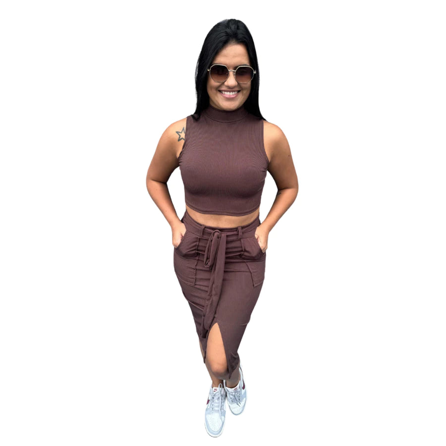 Conjunto Nady Feminino Saia Midi e Cropped Gola Alta em Malha Canelada