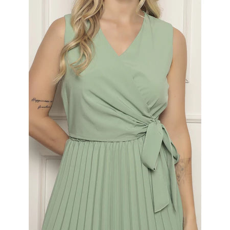 Vestido Midi Feminino em Crepinho com Decote Transpassado e Saia Plissada – Elegância e Movimento