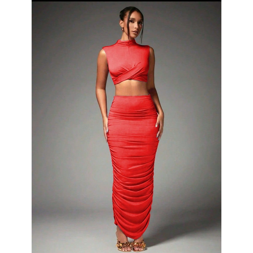 Conjunto Saia Drapeada Midi com Cropped Transpassado Colado Modela